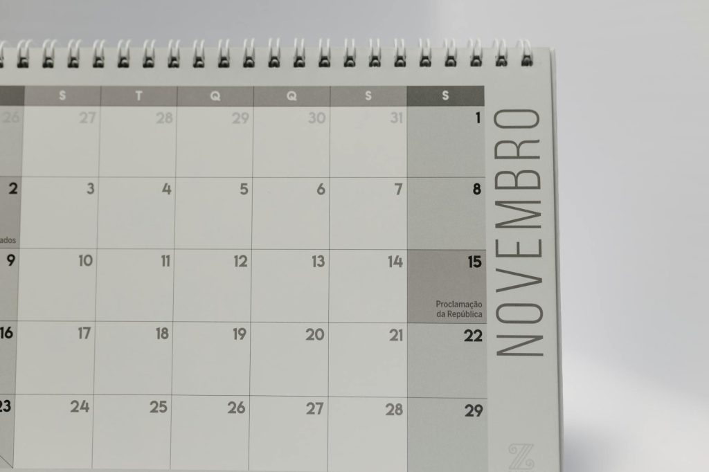Minimalist November calendar page with spiral binding and highlighted Republic Day in Portuguese.